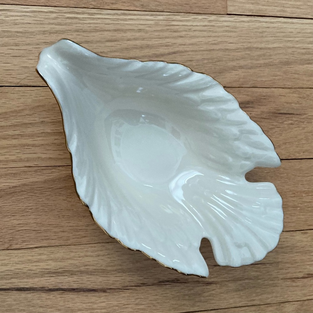 Vintage Lenox Classic Off White Porcelain Trinket, Candy, DOVE dish, 24K Trim - Picture 13 of 13